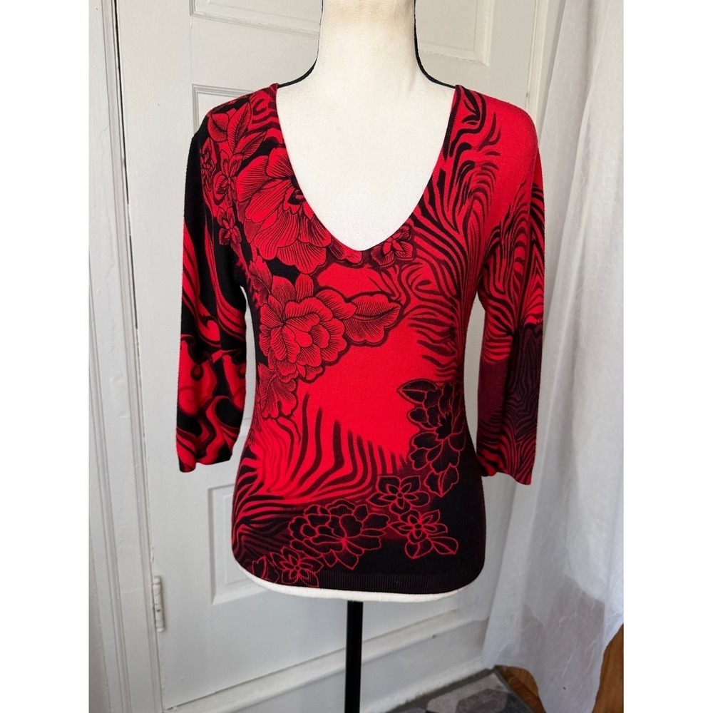 3/$20 💥 HENNY‎ Red Black Floral Knit Fitted Top V-Neck Embroidered Art Y2K Fairy - Picture 7 of 10